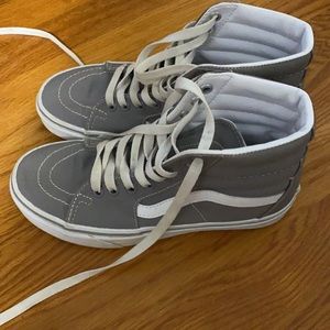 Size 6 high top Vans in really good condition